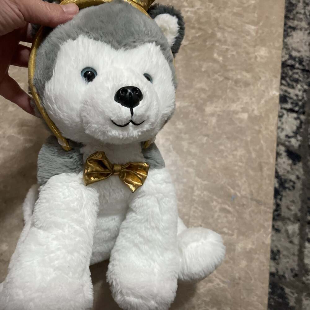 F.A.O Schwartz Cheer Husky Dog Stuffed Animal  Color White/ Gray